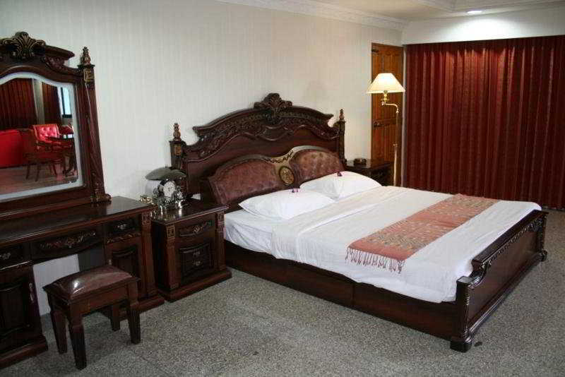 Chateau Chiangmai Hotel เชียงใหม่ ภายนอก รูปภาพ